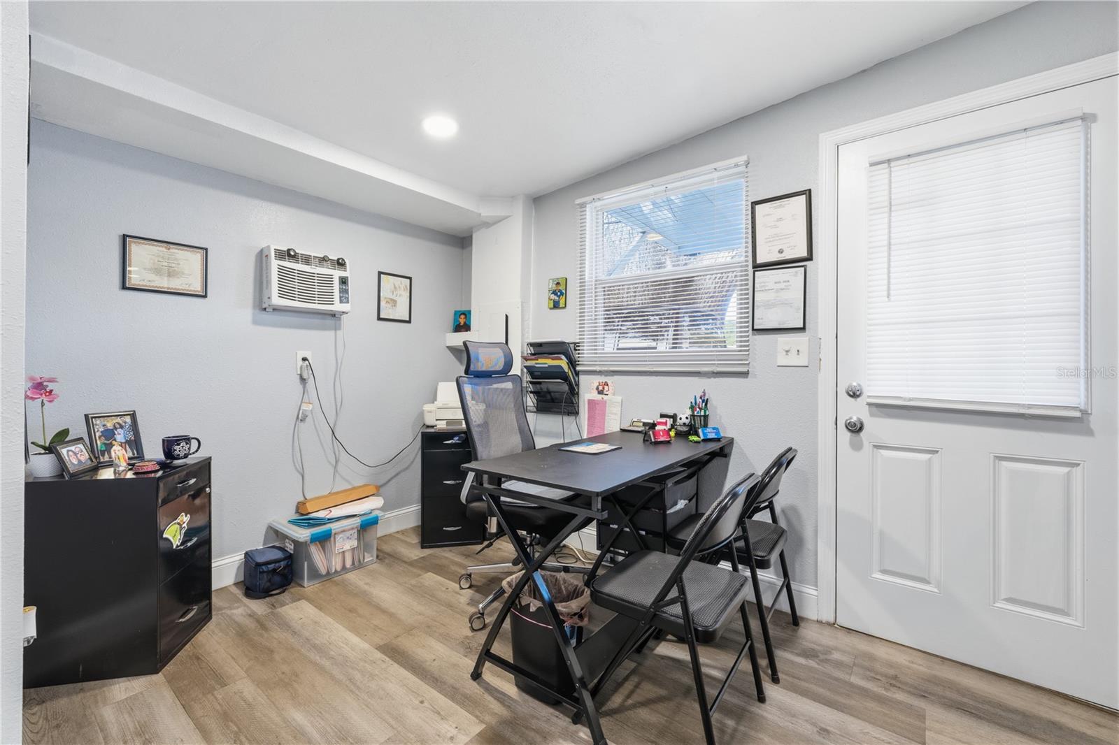 OAKWOOD - Commercial Sale