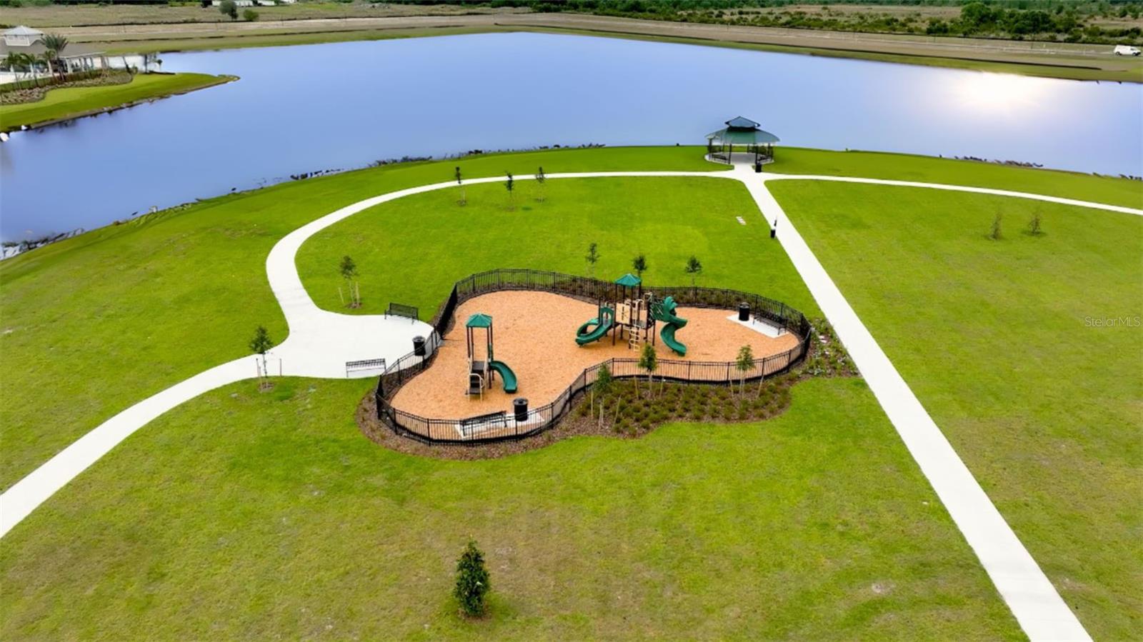 BUENA LAGO - Residential
