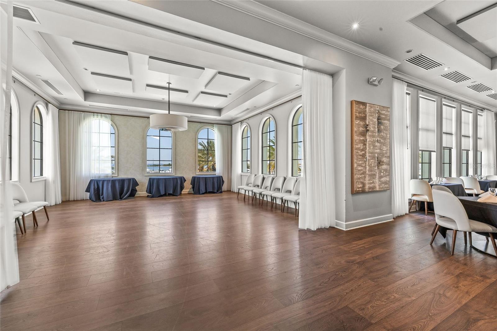 WESTSHORE YACHT CLUB TWNHMS - Residential