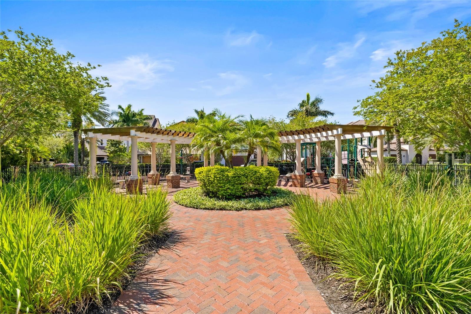 WESTSHORE YACHT CLUB TWNHMS - Residential