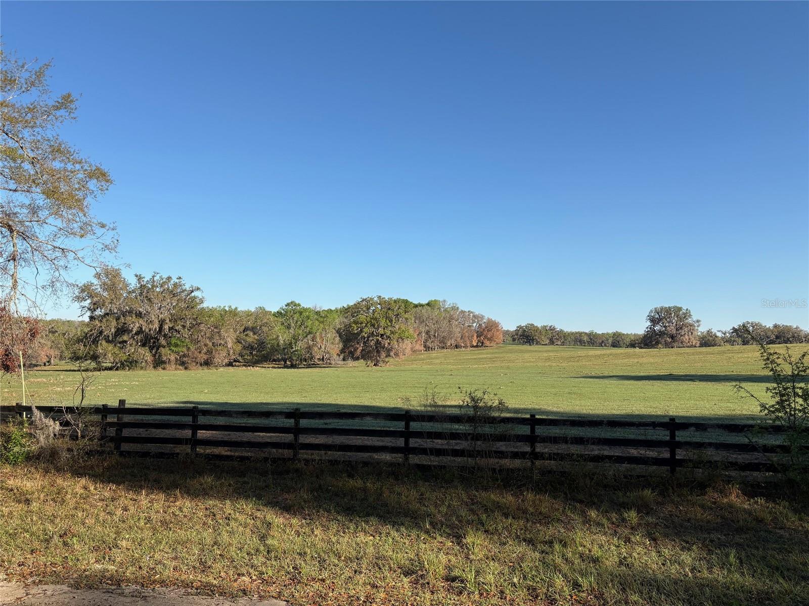 ACREAGE - Land