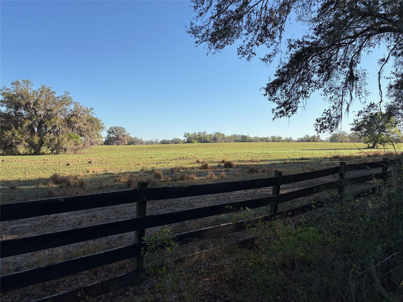 ACREAGE - Land