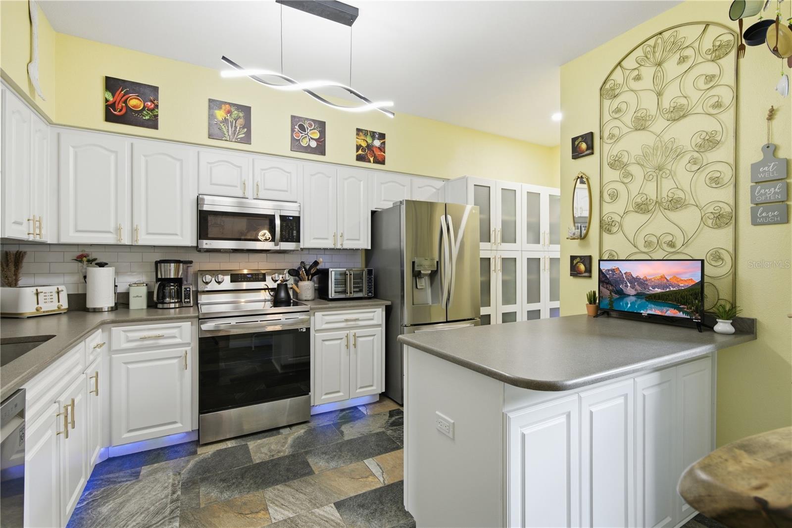 STEEPLECHASE PH - Residential