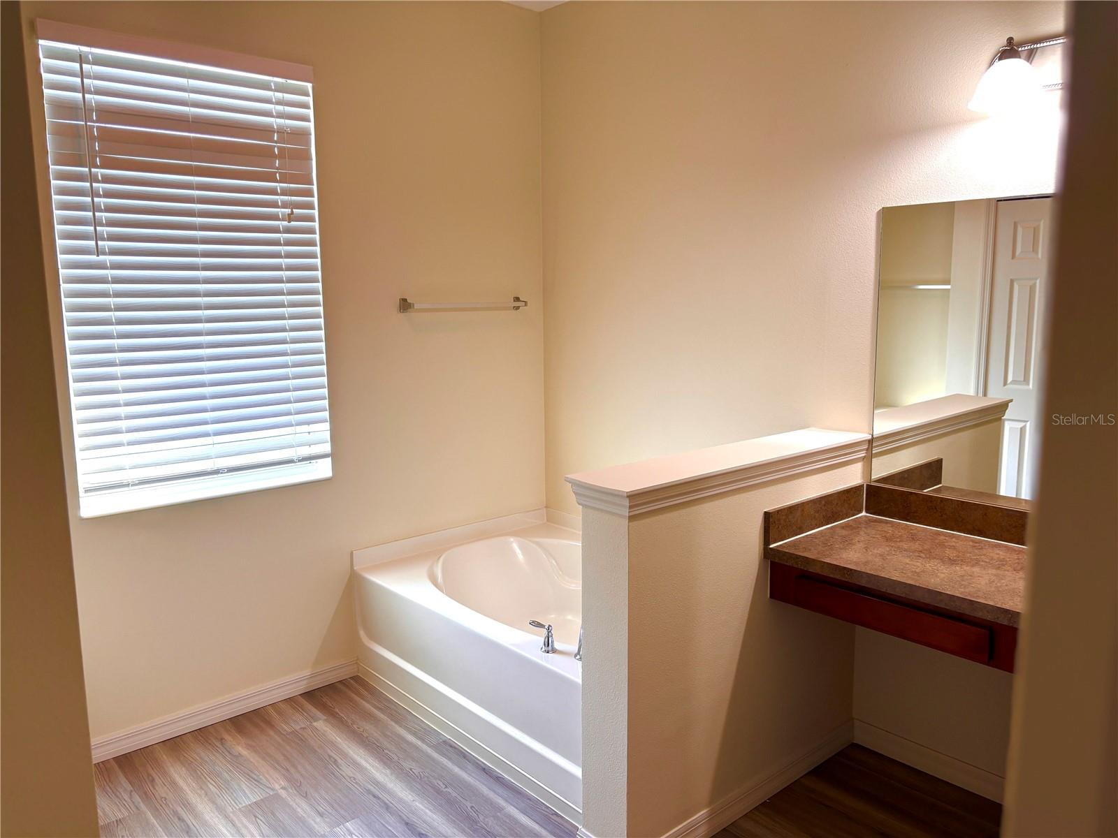 RAVEN GLEN UN 02 - Residential Lease