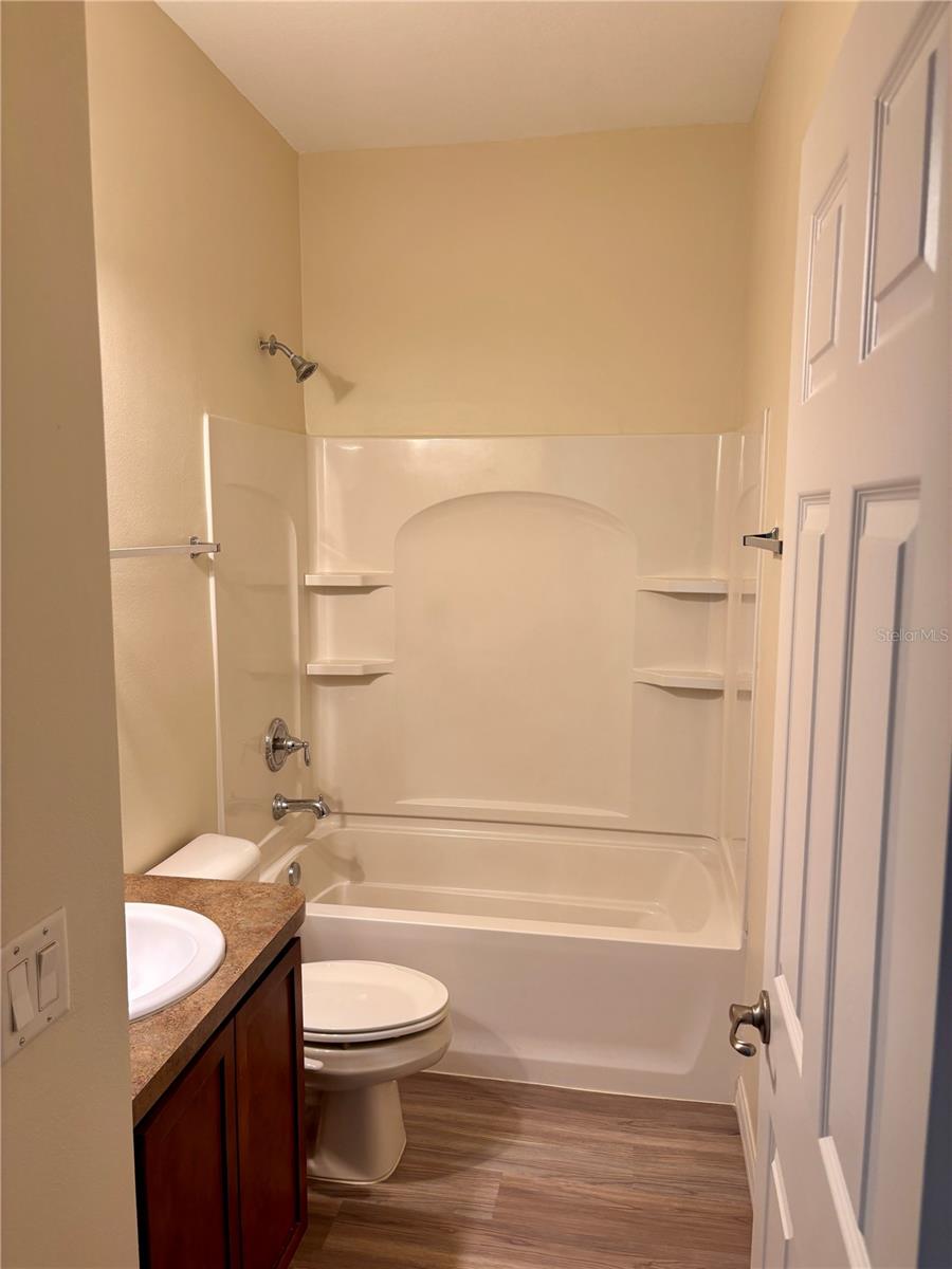 RAVEN GLEN UN 02 - Residential Lease