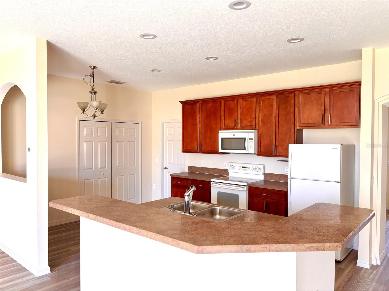 RAVEN GLEN UN 02 - Residential Lease