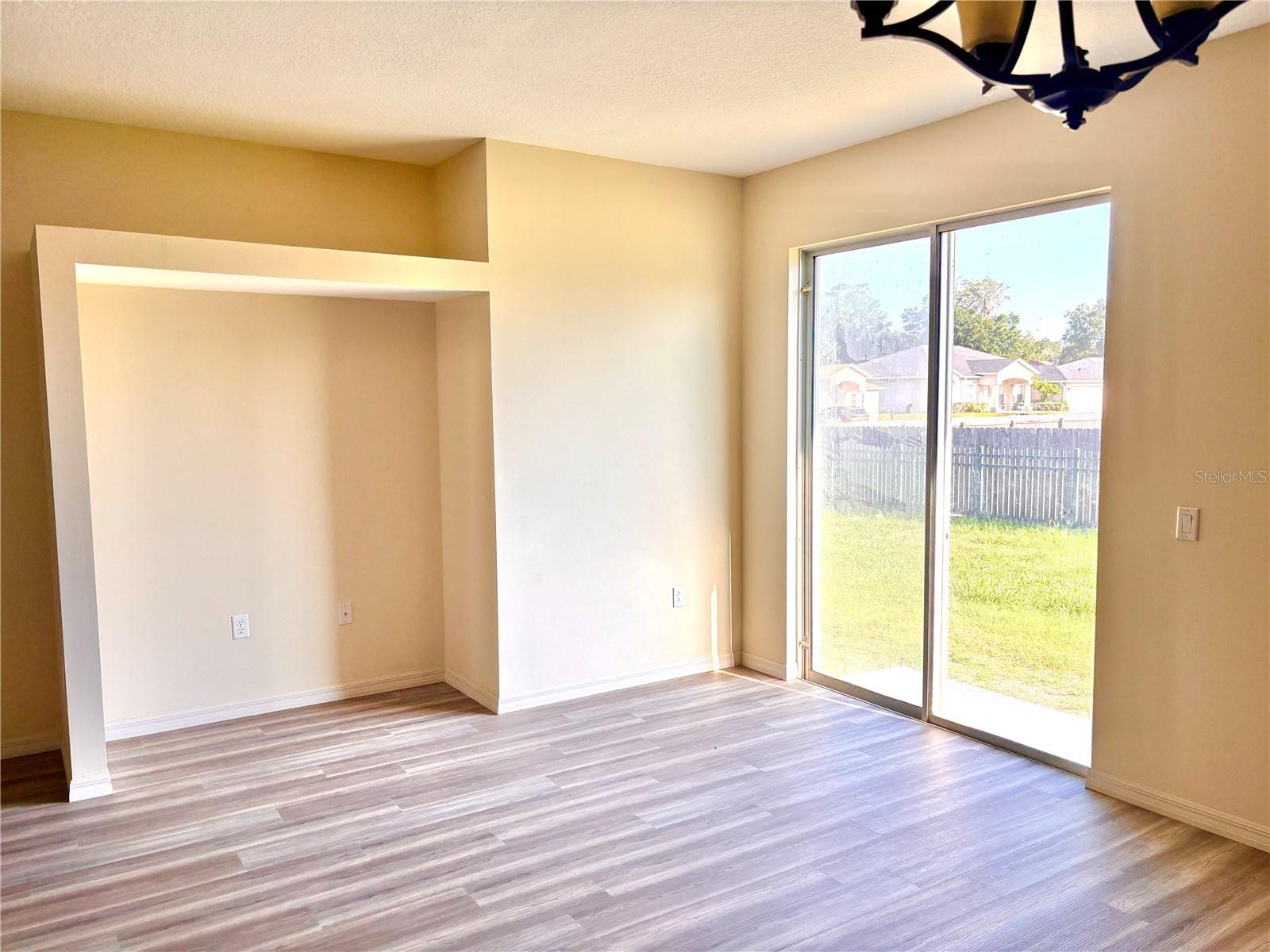 RAVEN GLEN UN 02 - Residential Lease