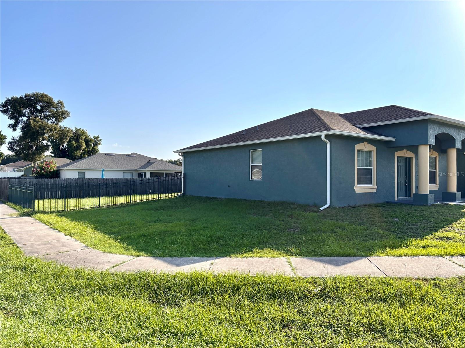 RAVEN GLEN UN 02 - Residential Lease