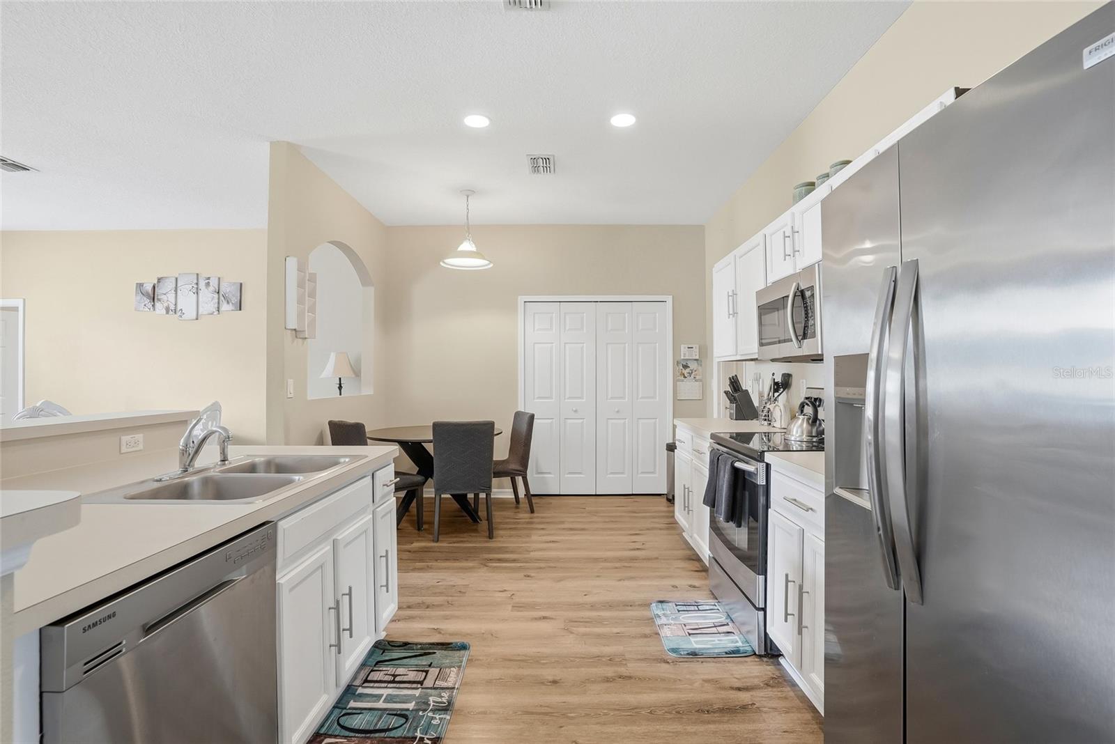 SPRING HILL - Residential