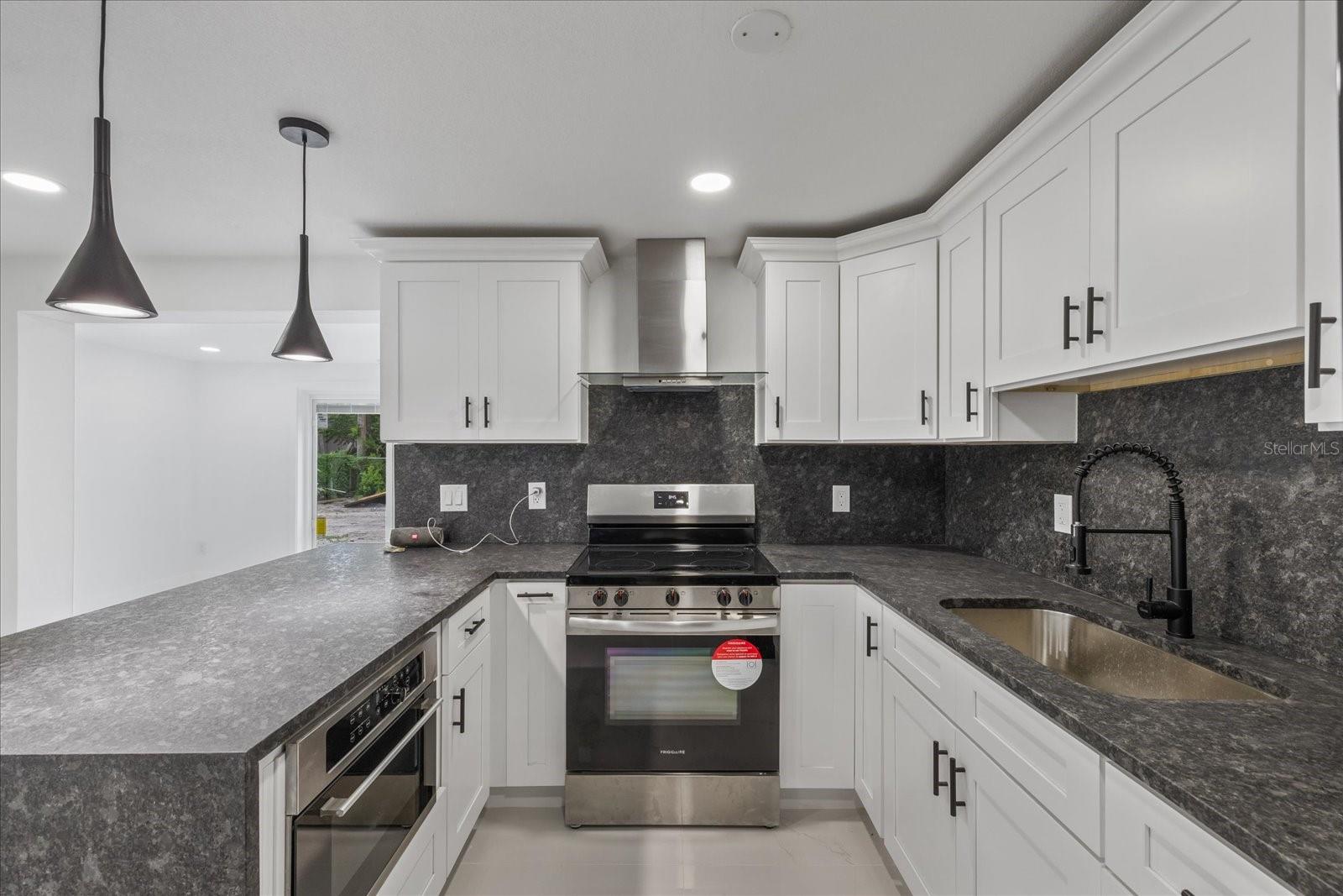 KNOLLWOOD VILLAGE - Residential