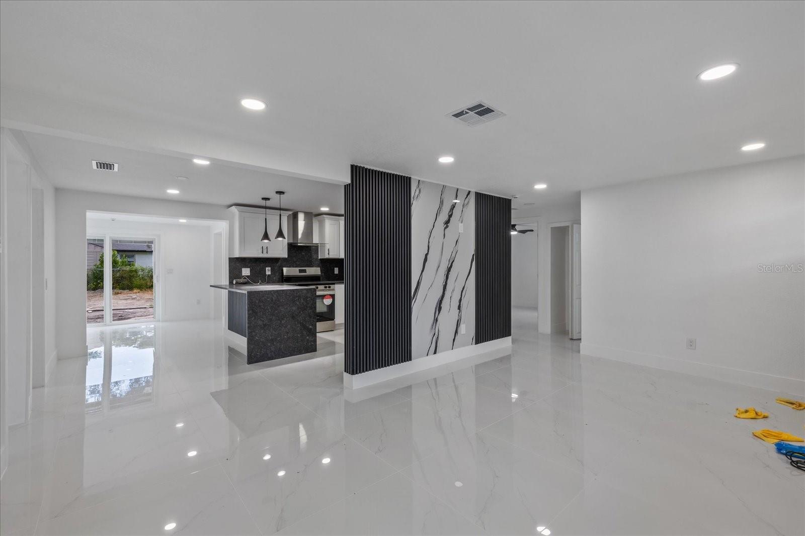 KNOLLWOOD VILLAGE - Residential