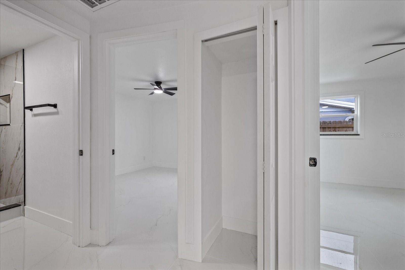 KNOLLWOOD VILLAGE - Residential