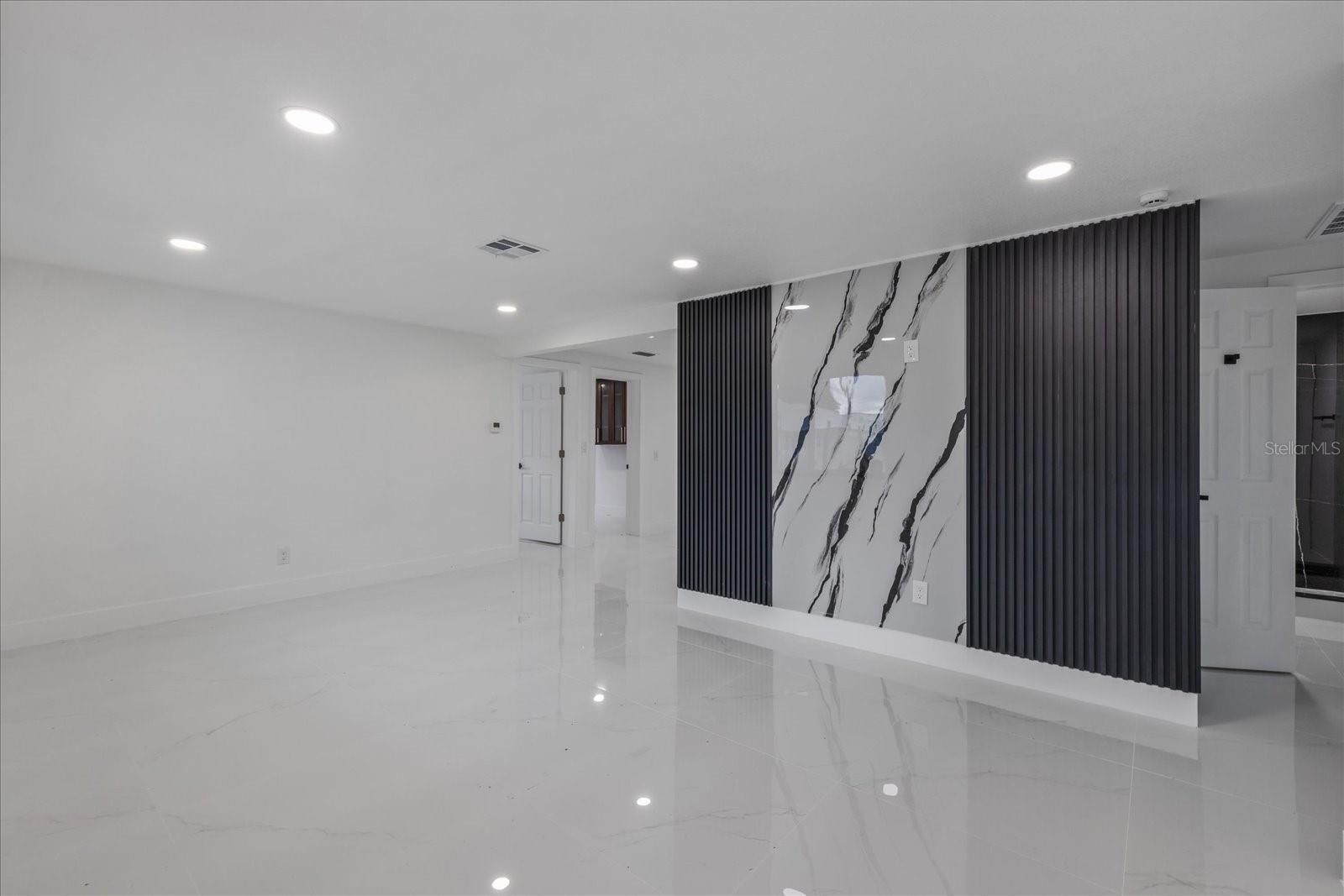 KNOLLWOOD VILLAGE - Residential
