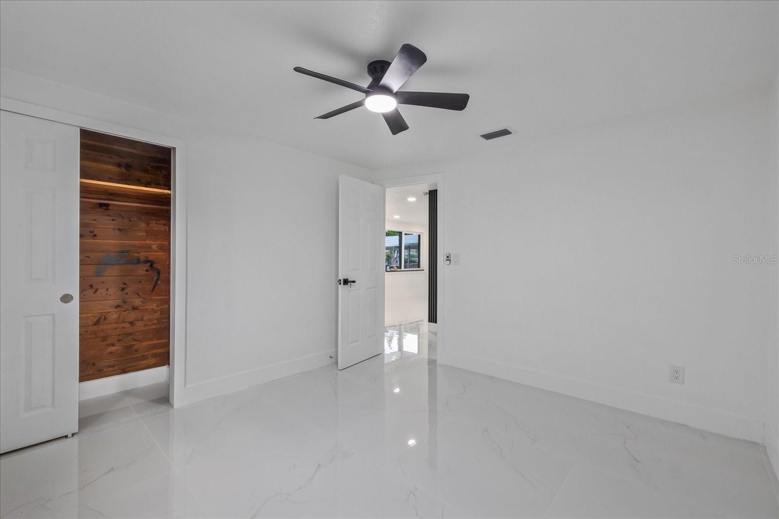 KNOLLWOOD VILLAGE - Residential