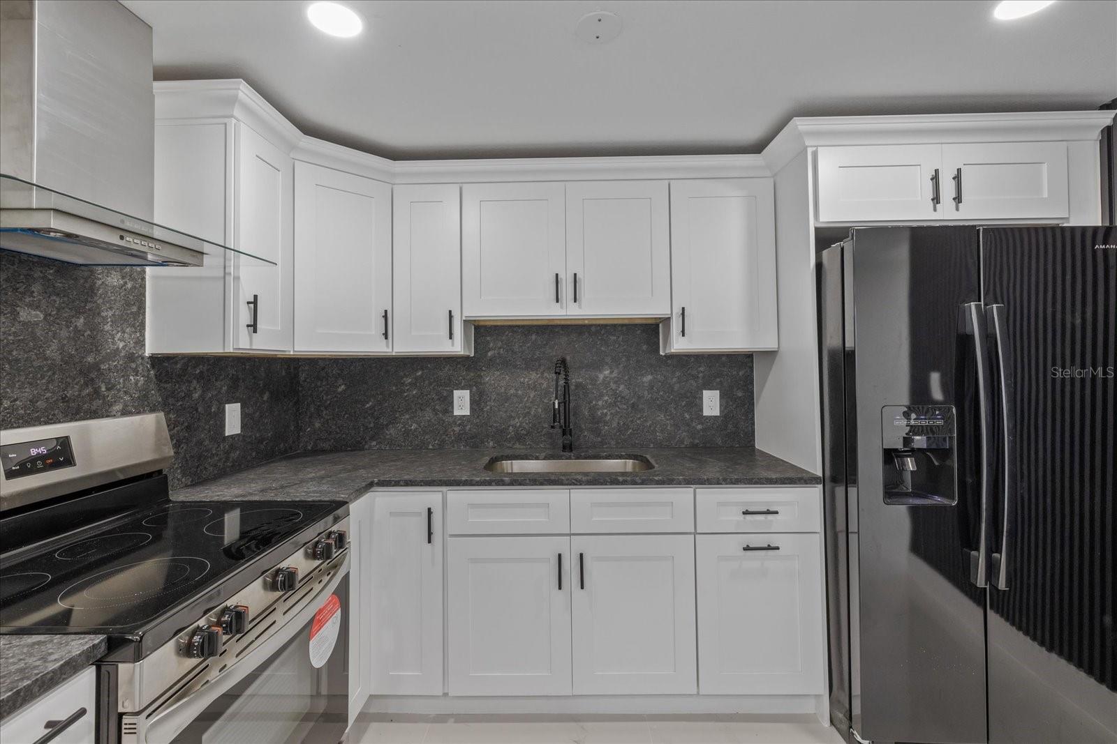 KNOLLWOOD VILLAGE - Residential