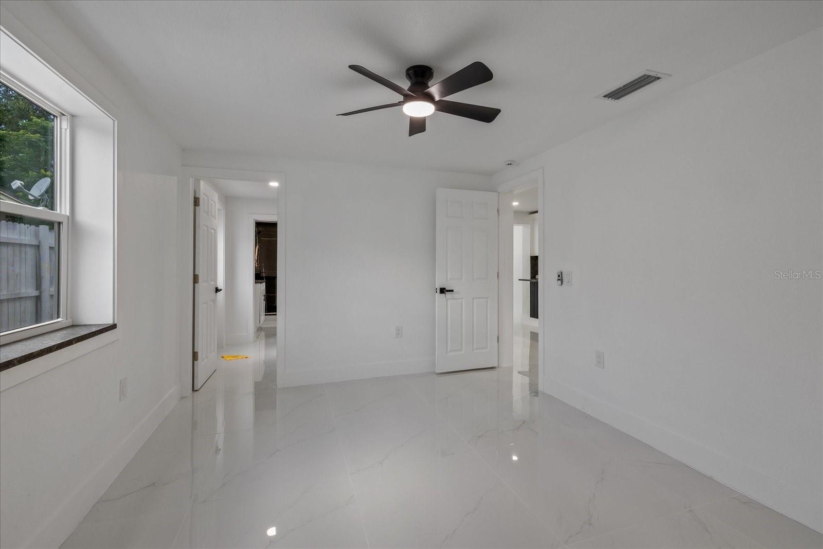 KNOLLWOOD VILLAGE - Residential