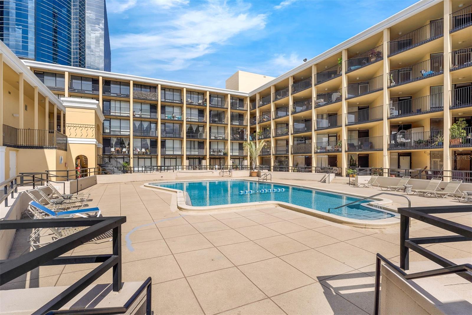 METROPOLITAN/LK EOLA - Residential