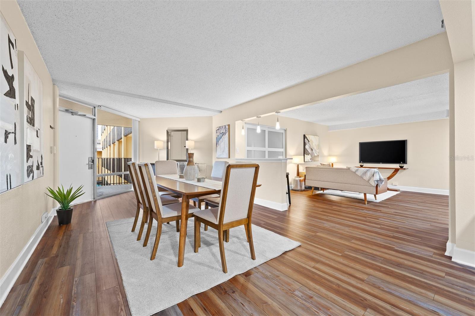 METROPOLITAN/LK EOLA - Residential