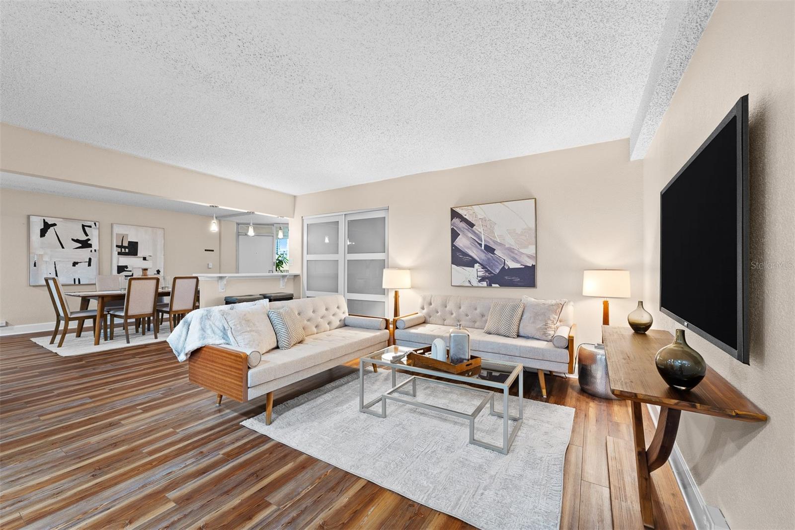 METROPOLITAN/LK EOLA - Residential