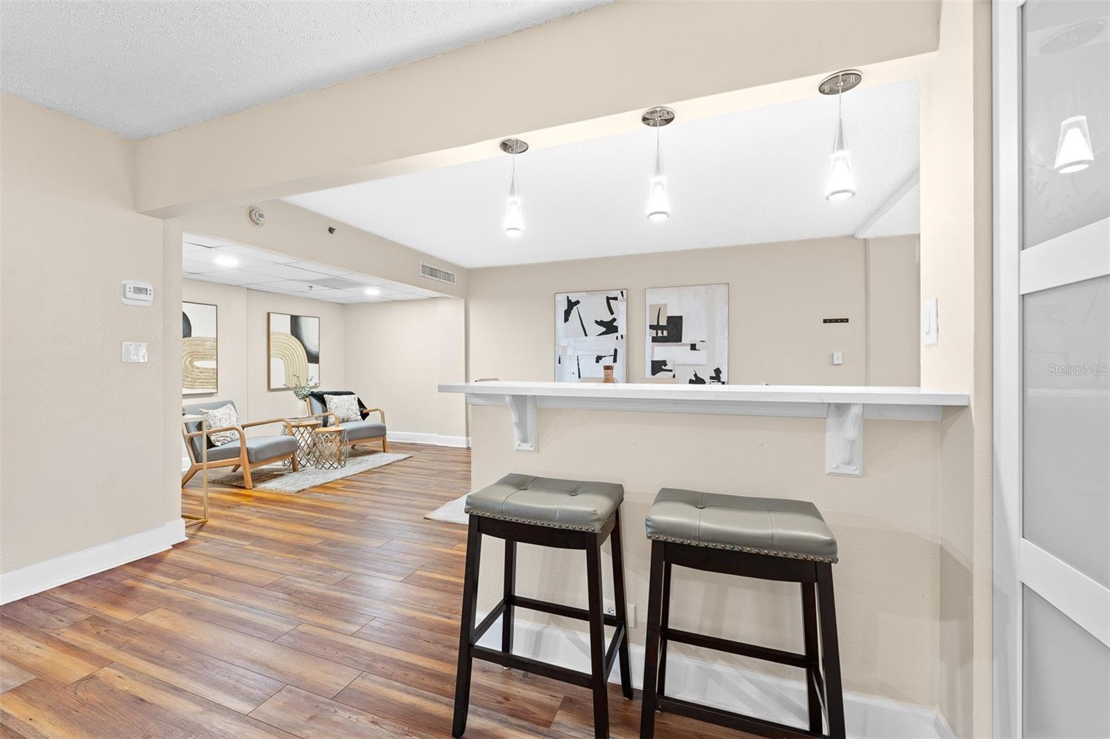 METROPOLITAN/LK EOLA - Residential