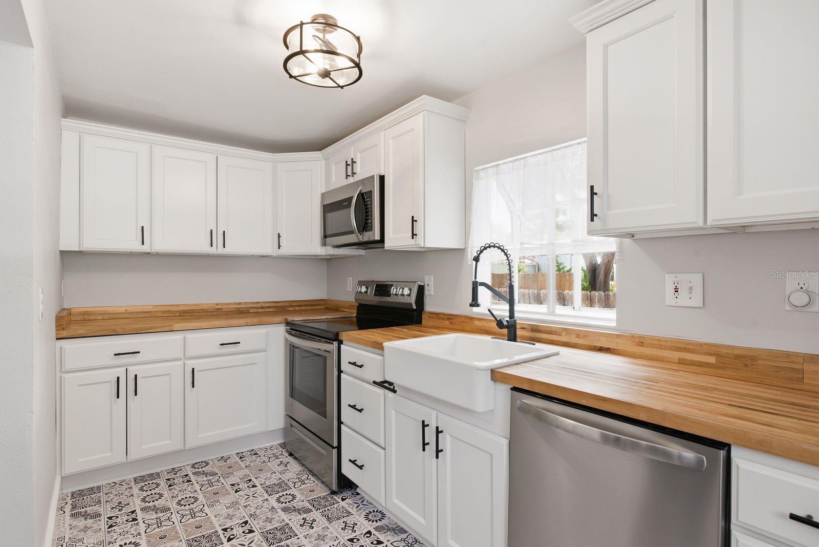 BOARDMAN & GOETZ OF DAVISTA - Residential