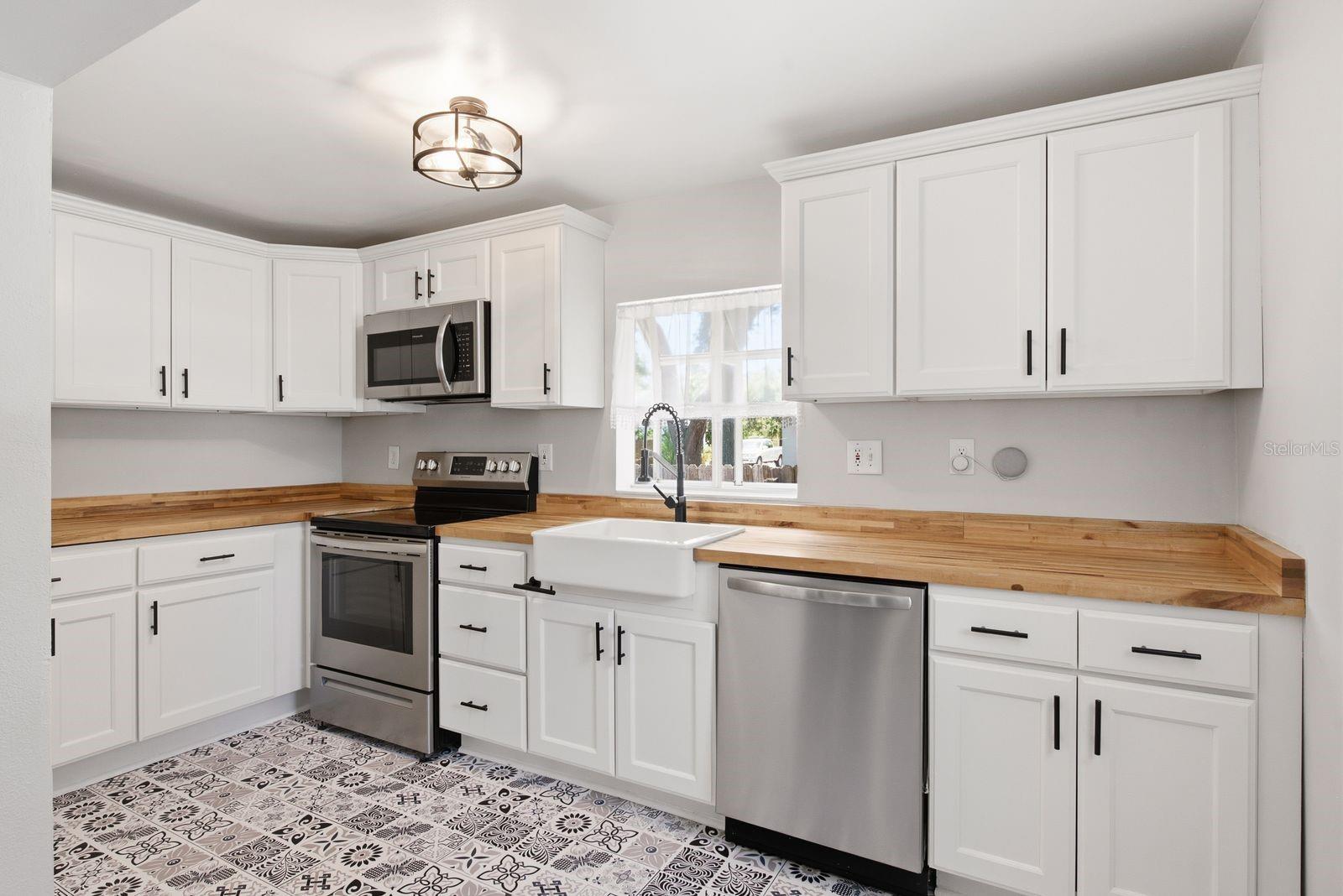 BOARDMAN & GOETZ OF DAVISTA - Residential