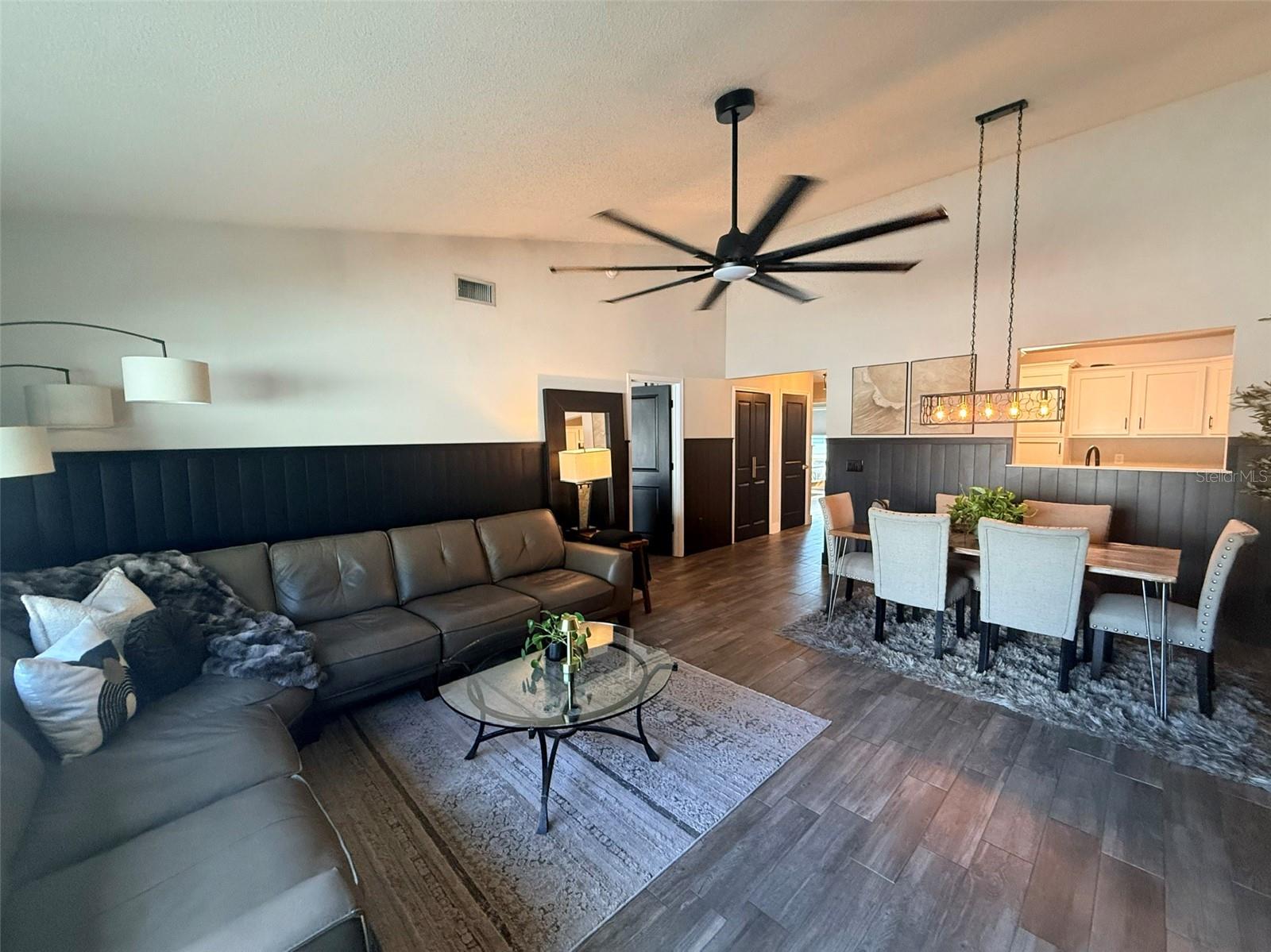 TAVARES GOLDEN PALMS SUB - Residential