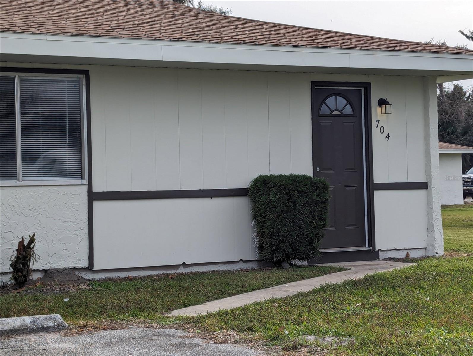 Holiday Special $100 of for move in by December 22!  Welcome Home at Deland River Apartments. This is a two Bedroom One Bath Apartment Great Location near Hontoon Island Available IMMEDIATELY!!! - In addition to beautiful and open surroundings, this community offers amenities like onsite laundry and sparkling pool.

Located near just out of town and a quick drive to the historic downtown, shopping, restaurants, and Stetson University.

Pets are welcome ($250 non-refundable pet fee per pet limit 2, breed and weight restrictions do apply).

All Our Home Manager residents are enrolled in the Resident Benefits Package (RBP) for $75.00/month which includes liability insurance, credit building to help boost the resident’s credit score with timely rent payments, up to $1M Identity Theft Protection, HVAC air filter delivery (for applicable properties), move-in concierge service making utility connection and home service setup a breeze during your move-in, our best-in-class resident rewards program, on-demand pest control, and much more! More details upon application.

Water, sewer, trash are included in the rent.

This home is not section 8 approved

Move-in:
First months rent $1,400
Resident Benefits Package (RBP) $75
Deposit $1,400
Admin fee $100
Total $2,975
Each person over 18 must submit application application fee $75 pp

Combined verifiable income must be at least $3,500