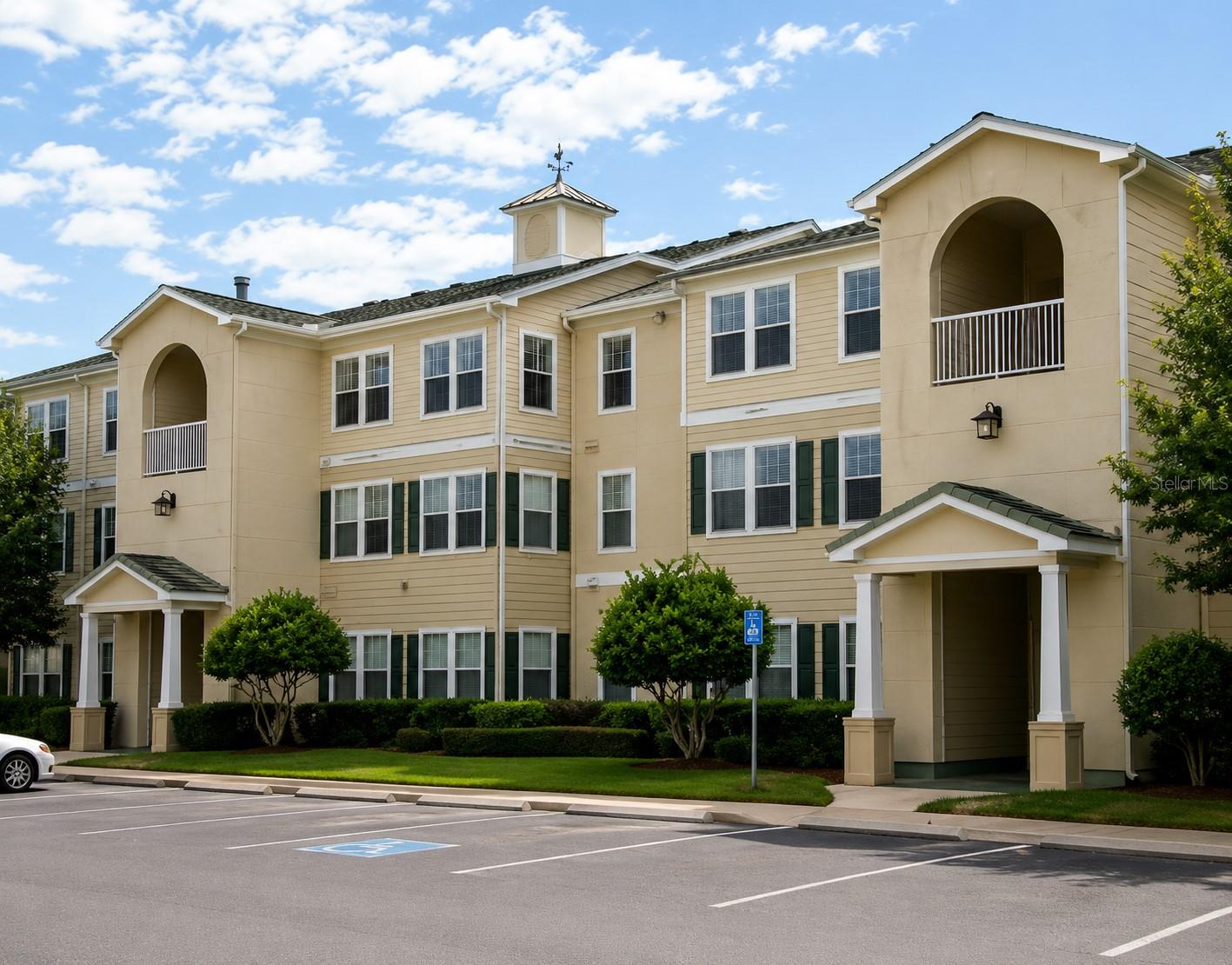 EQUESTRIAN PARC AT HIGHWOODS P - Residential Lease