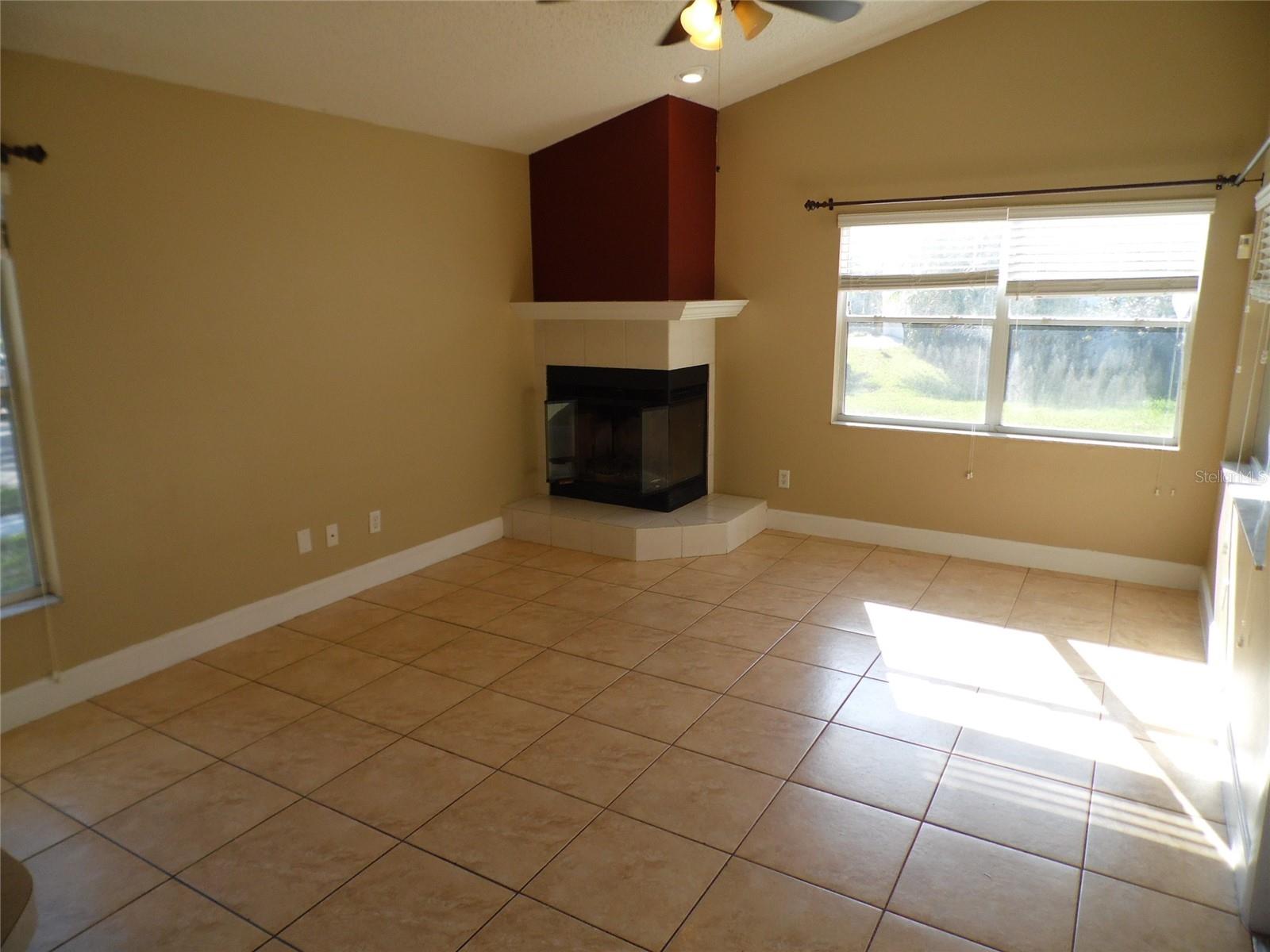ANDOVER LAKES PH 02A - Residential Lease