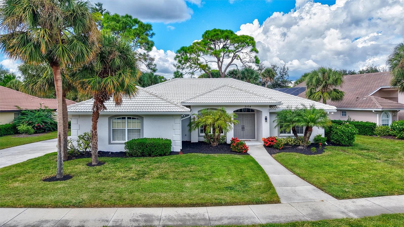 CALUSA LAKES - Residential