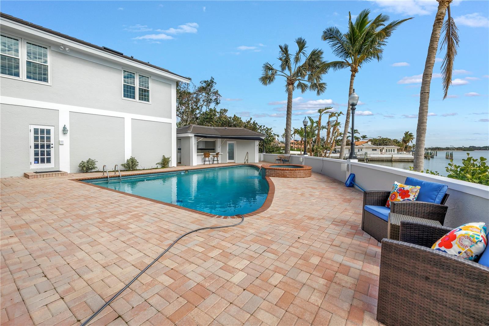 BAYWAY ISLES UNIT 02 - Residential