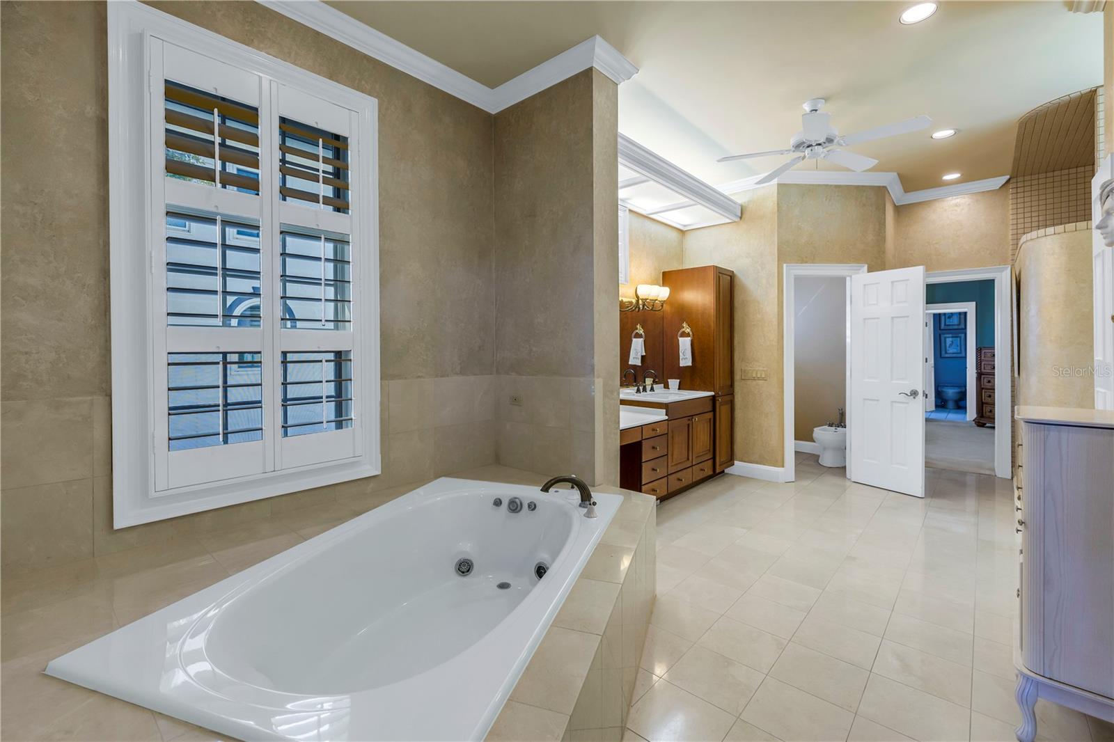 BAYWAY ISLES UNIT 02 - Residential