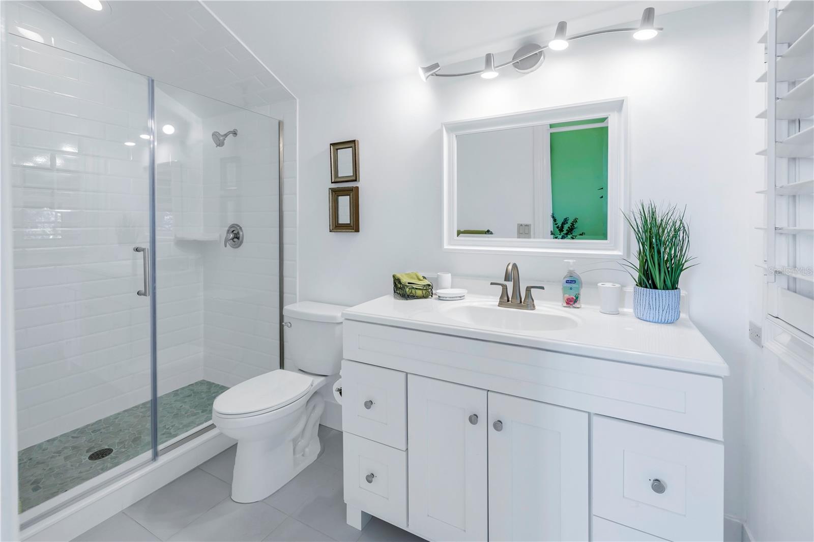 BAYWAY ISLES UNIT 02 - Residential