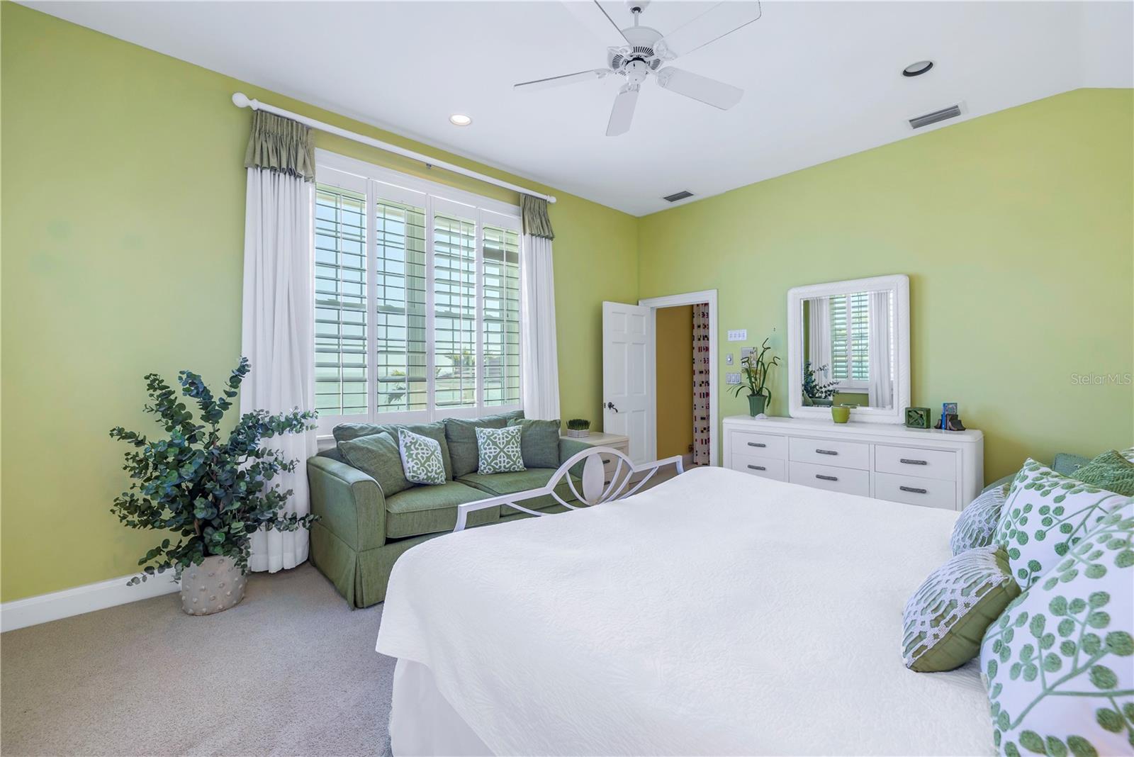 BAYWAY ISLES UNIT 02 - Residential