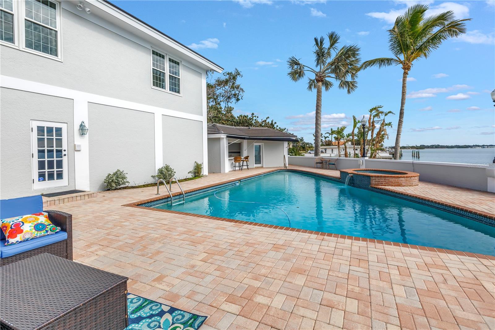 BAYWAY ISLES UNIT 02 - Residential