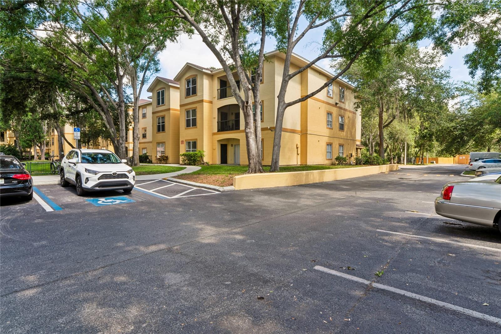 THE PINNACLE AT CARROLLWOOD A - Residential