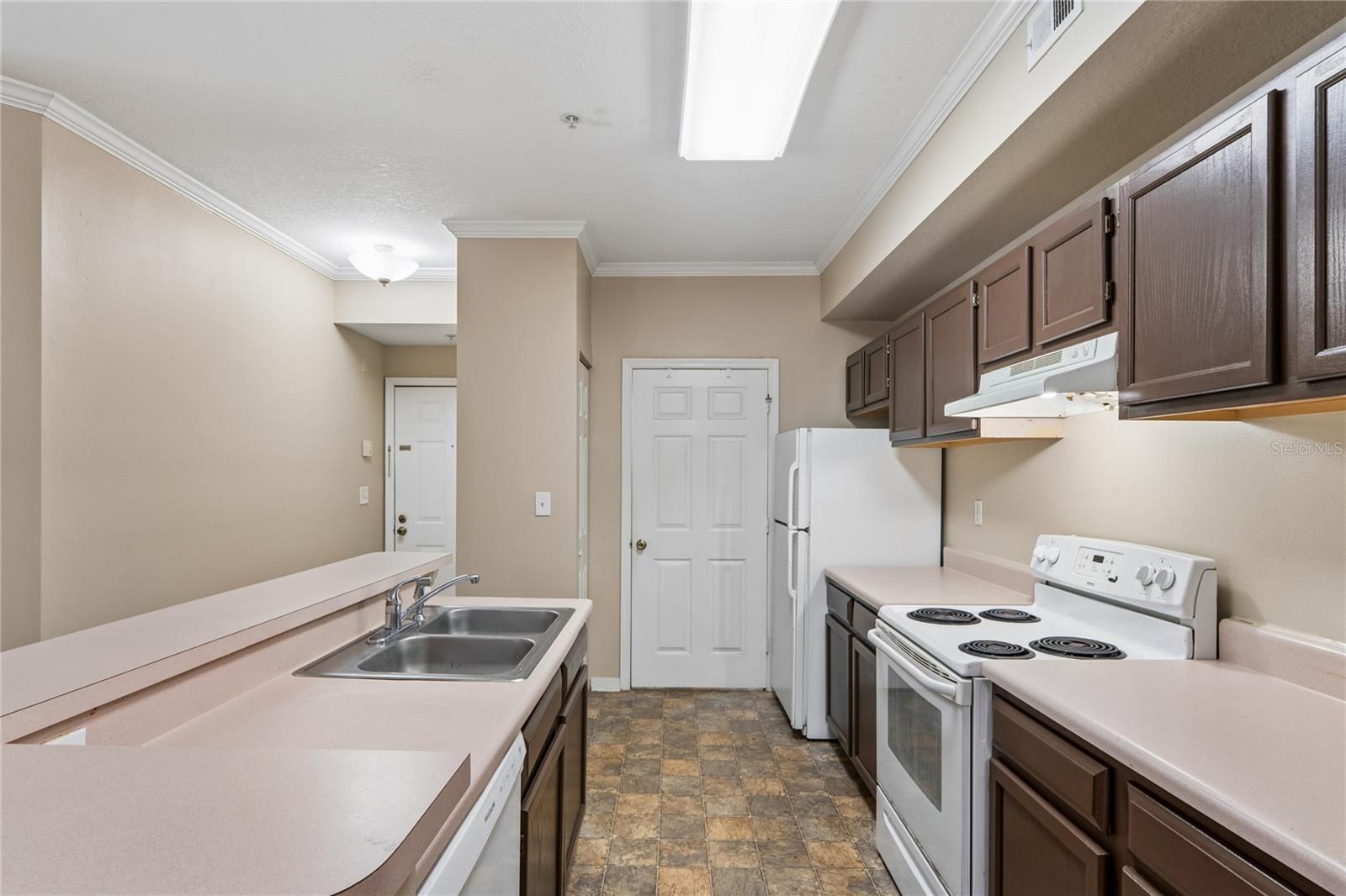 THE PINNACLE AT CARROLLWOOD A - Residential