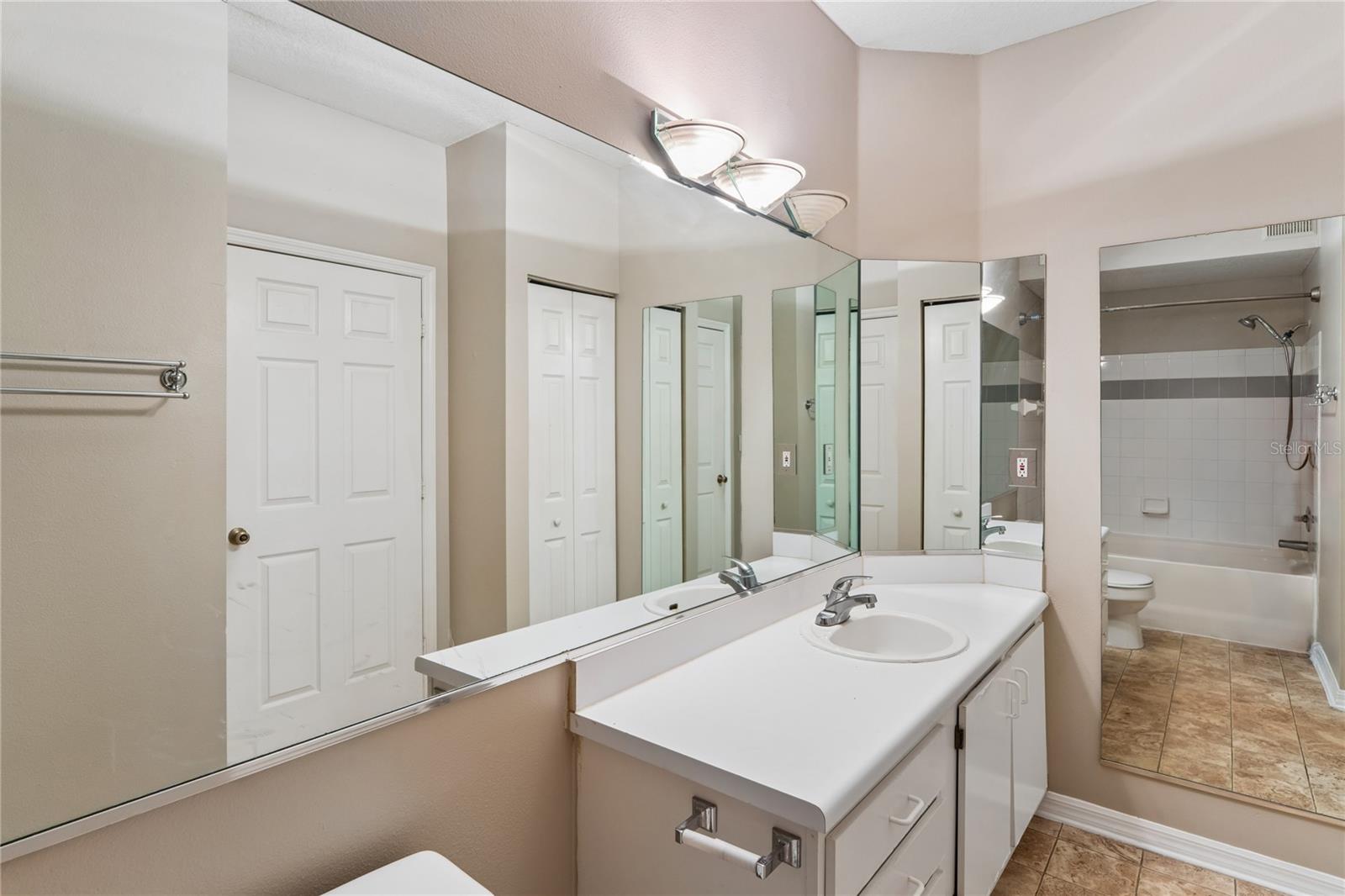 THE PINNACLE AT CARROLLWOOD A - Residential