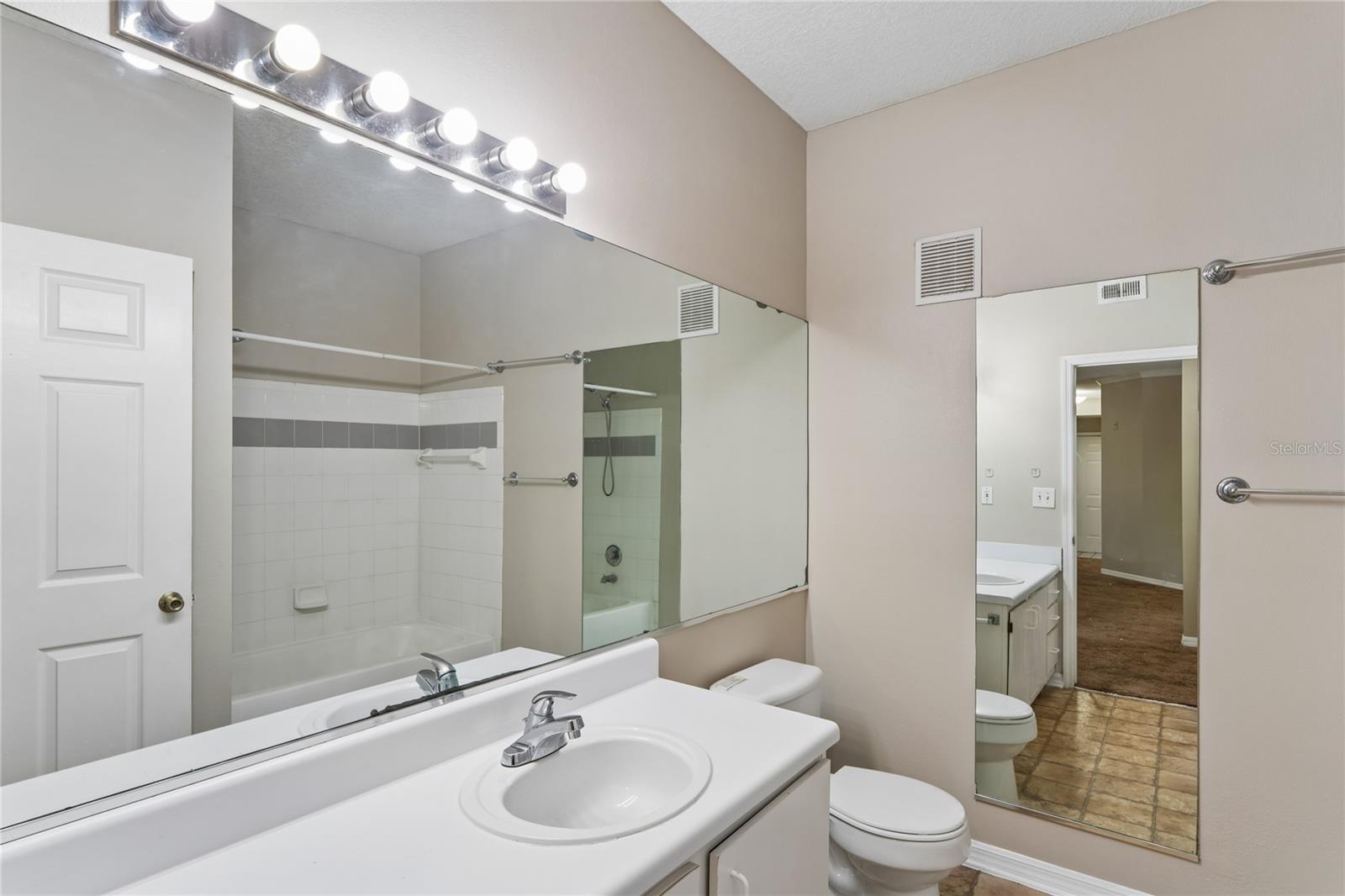 THE PINNACLE AT CARROLLWOOD A - Residential