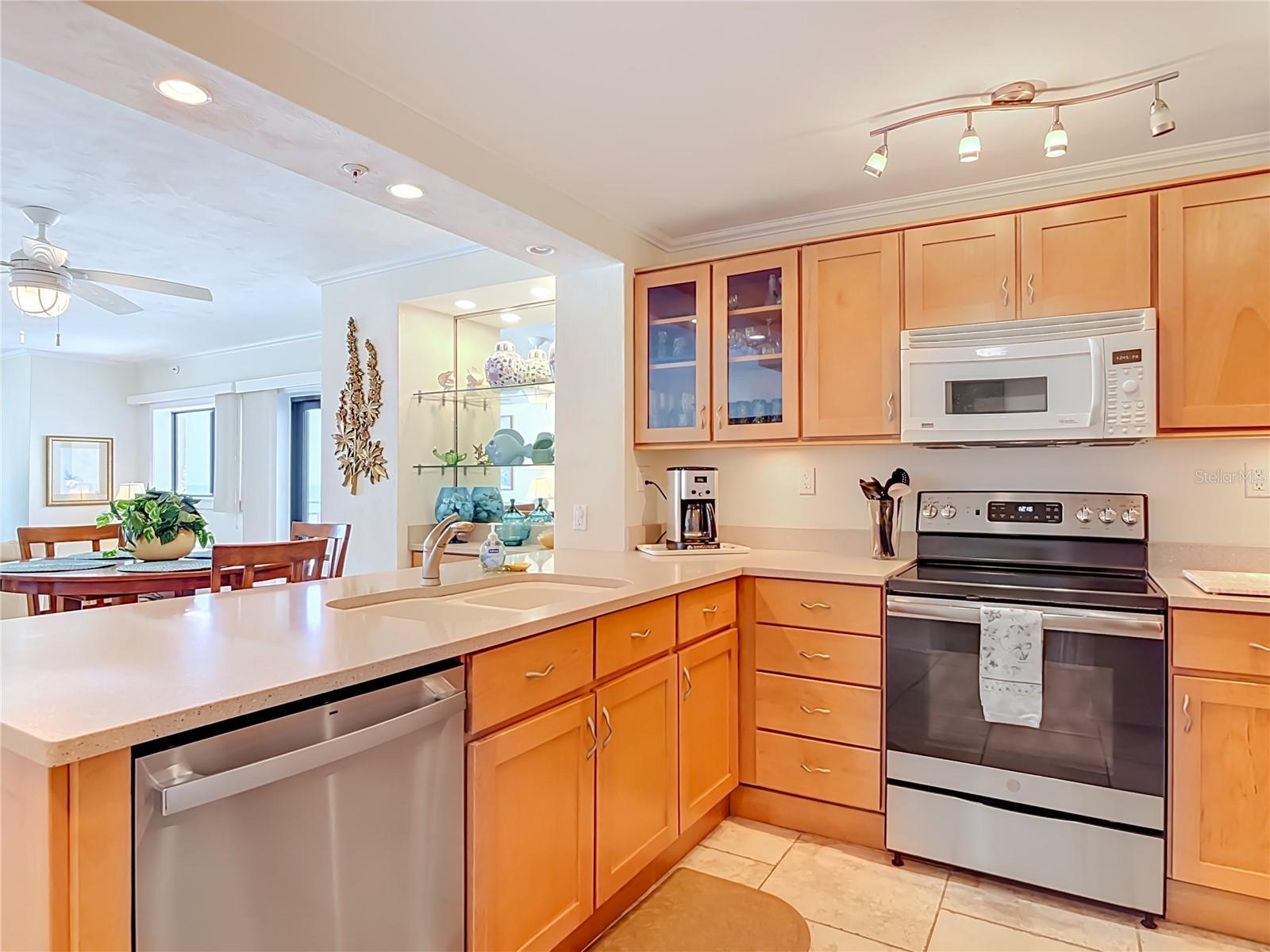 SEASCAPE TOWERS CONDO PH 01 - Residential