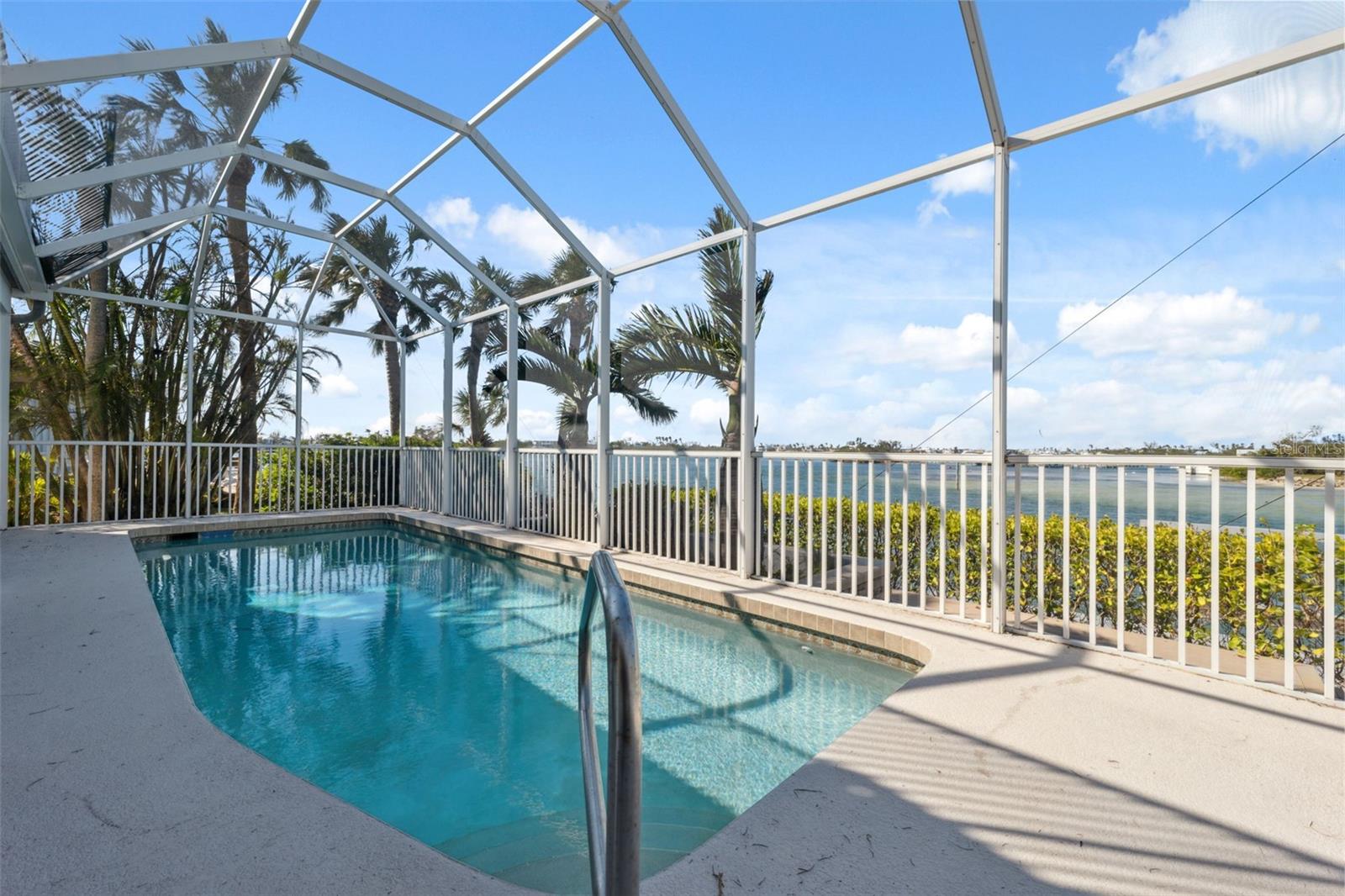 NORTH POINT HARBOUR UNIT THREE - Residential