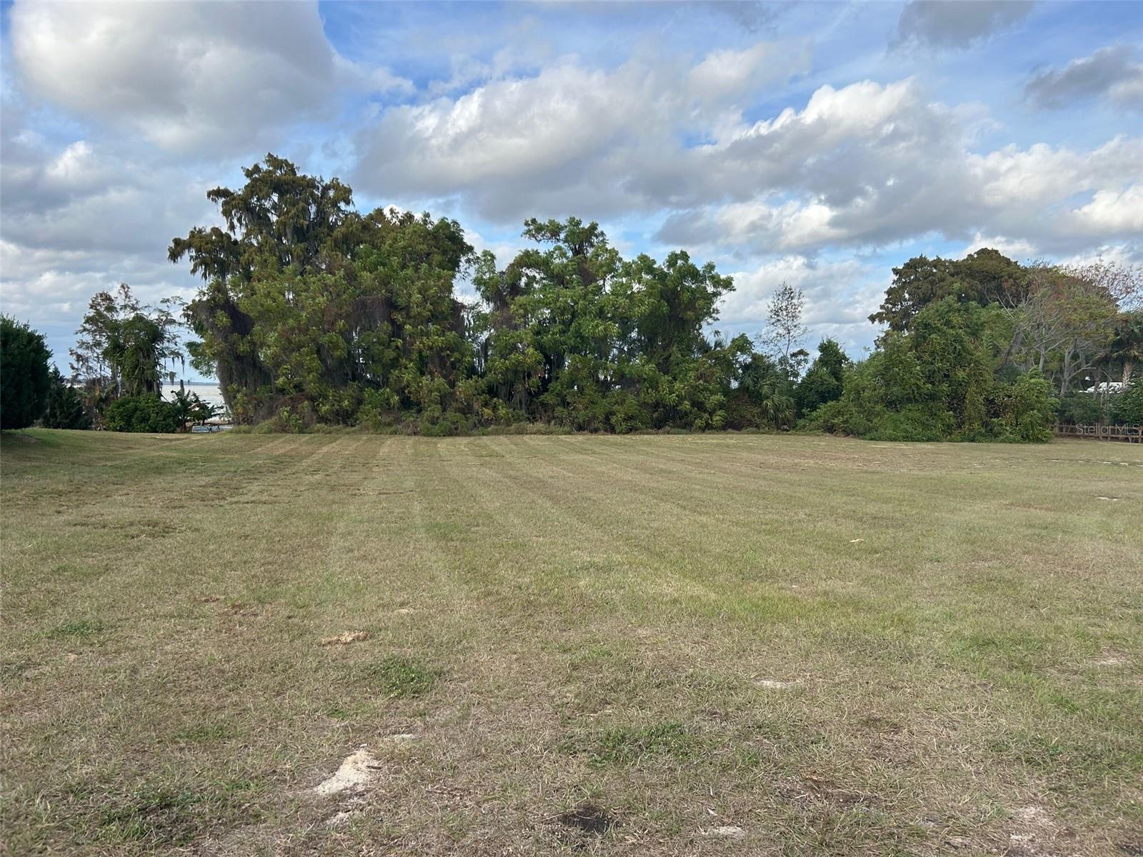 LEESBURG WATERS EDGE SUB - Land