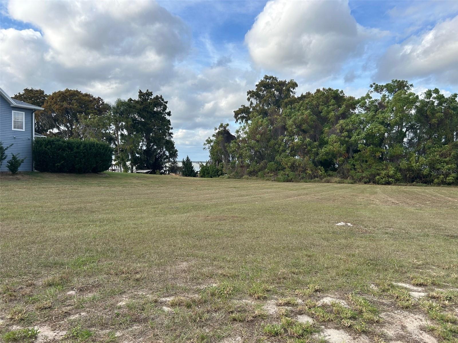 LEESBURG WATERS EDGE SUB - Land