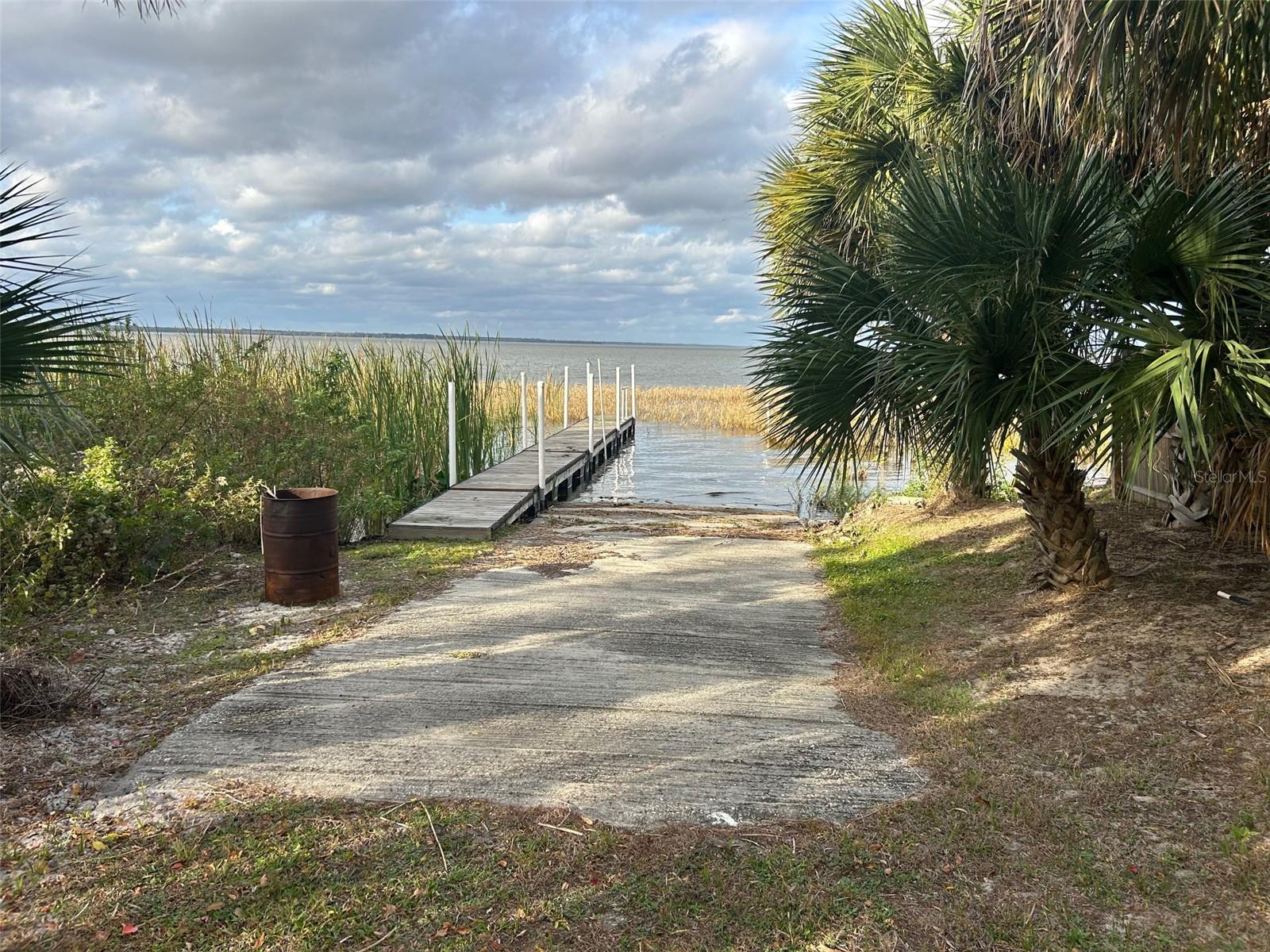 LEESBURG WATERS EDGE SUB - Land