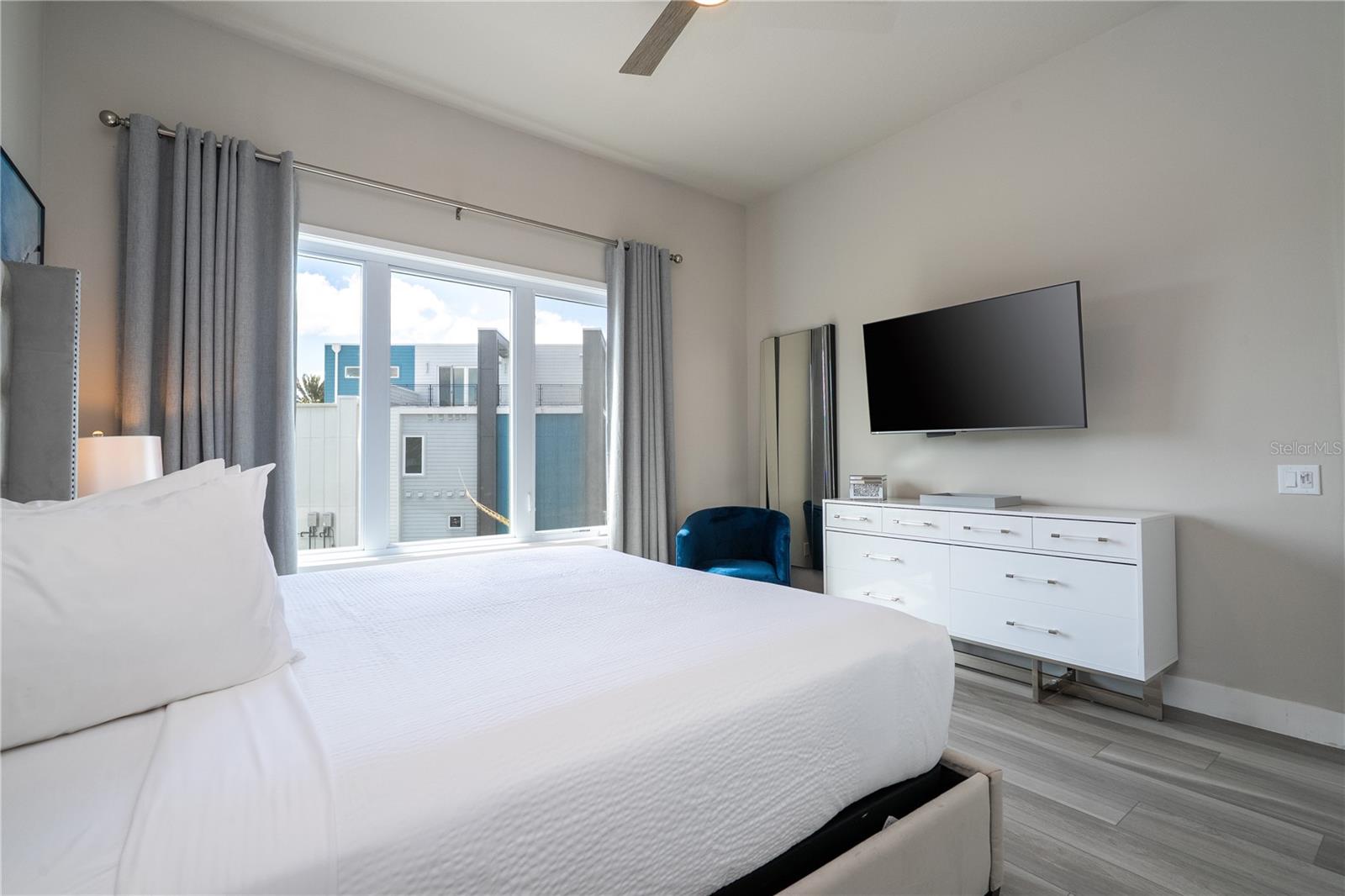 SPECTRUM AT REUNION CONDO PH 13 - Residential Lease