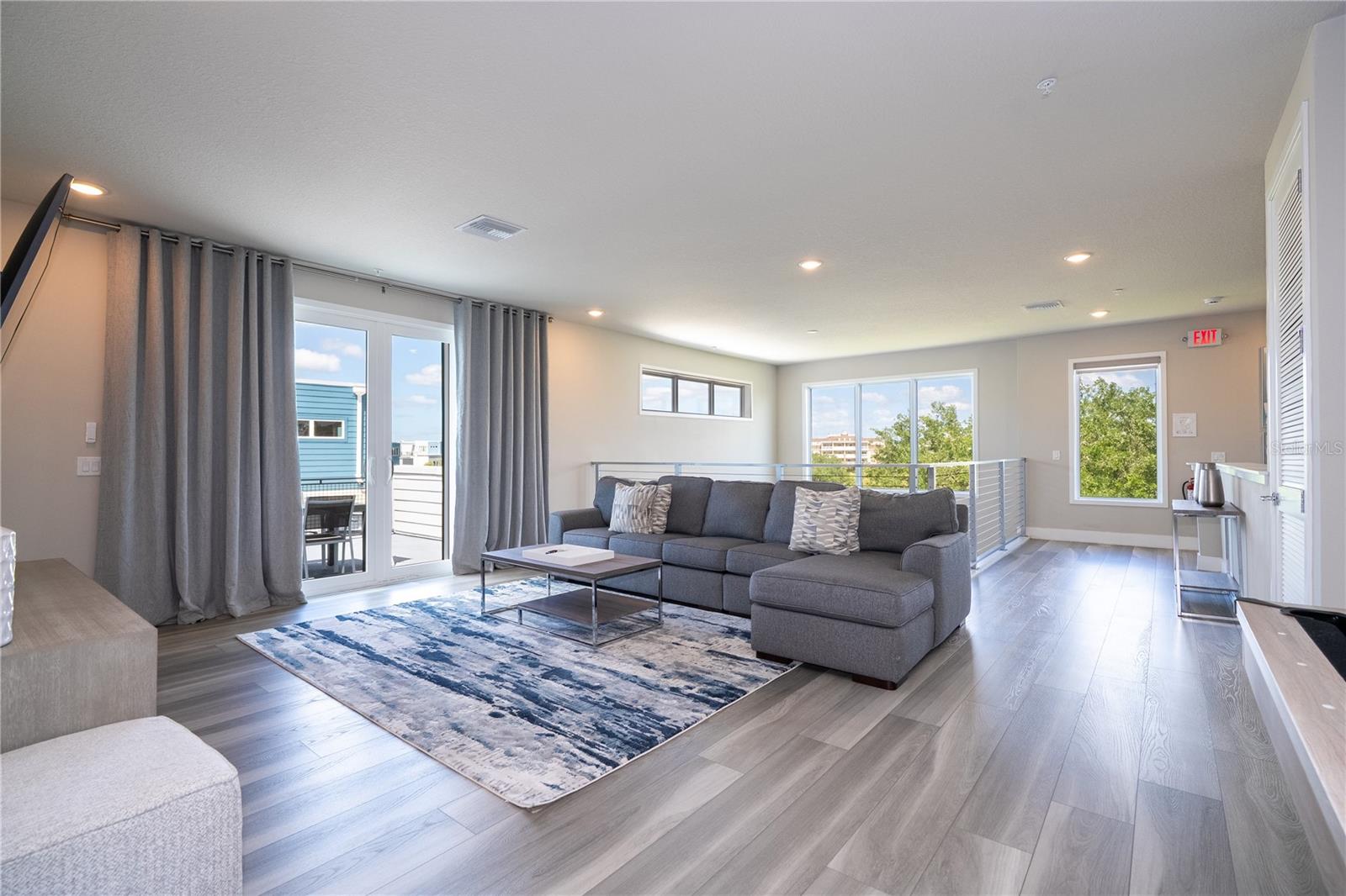 SPECTRUM AT REUNION CONDO PH 13 - Residential Lease