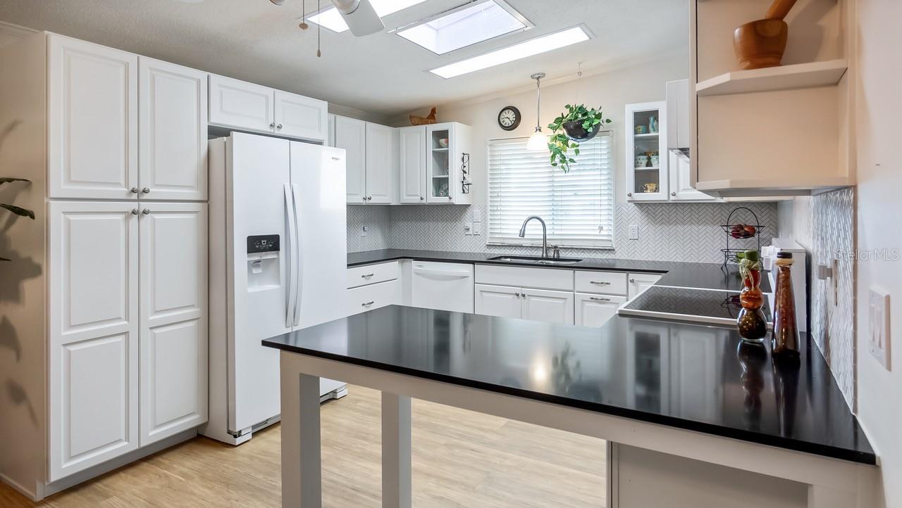 TAVARES FOX RUN MOBILE HOME - Residential