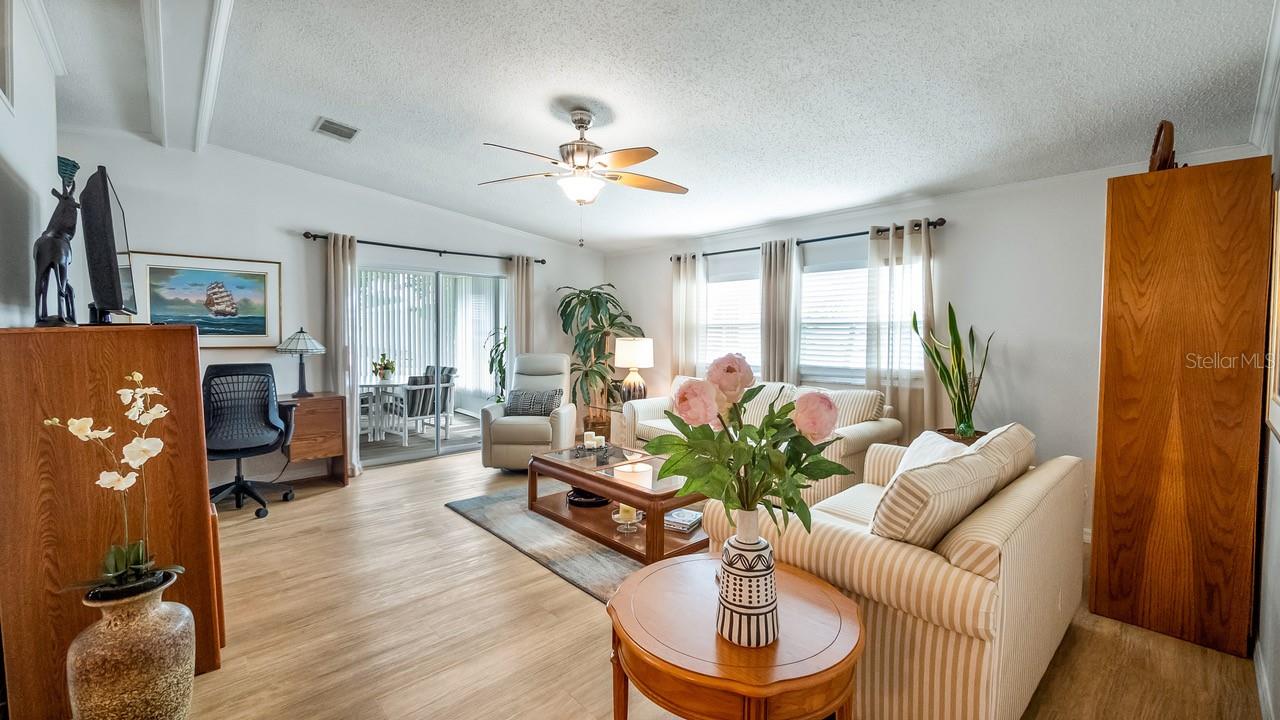 TAVARES FOX RUN MOBILE HOME - Residential