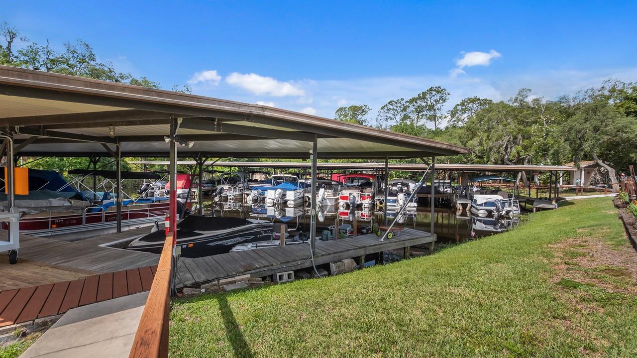 TAVARES FOX RUN MOBILE HOME - Residential